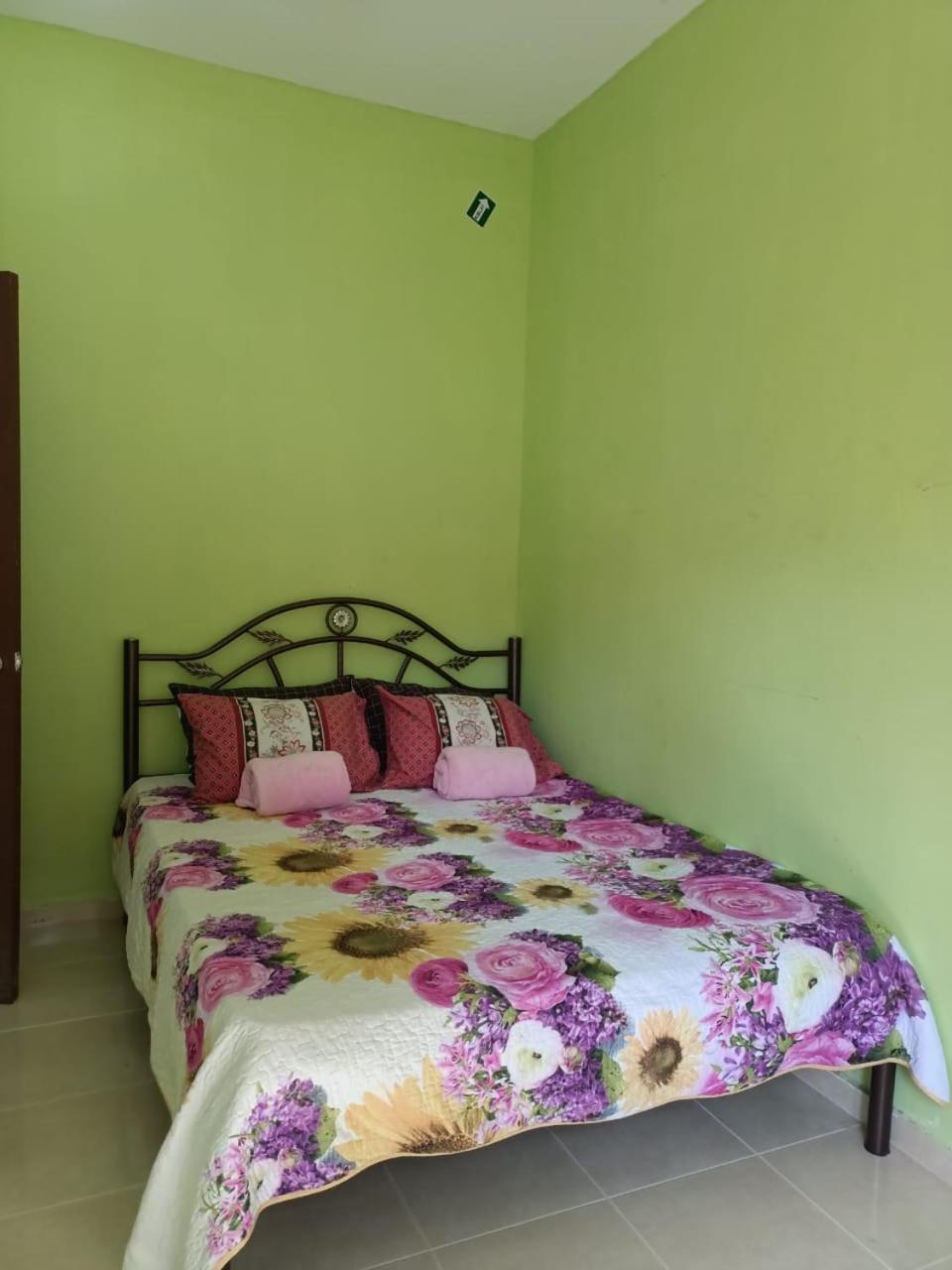 Yasmeen Homestay Kemaman Chukai Luaran gambar